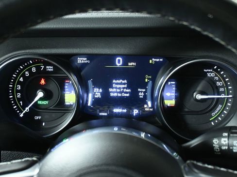 Used 2021 Jeep Wrangler Unlimited Sahara w/ Cold Weather Group image 19