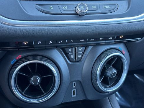 Used 2022 Chevrolet Blazer LT image 32