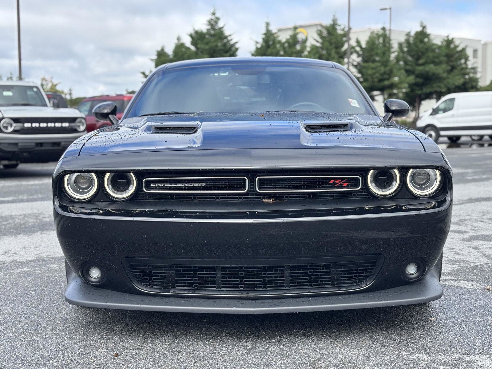 Used 2017 Dodge Challenger R/T Scat Pack w/ Leather Interior Group RWD image 2