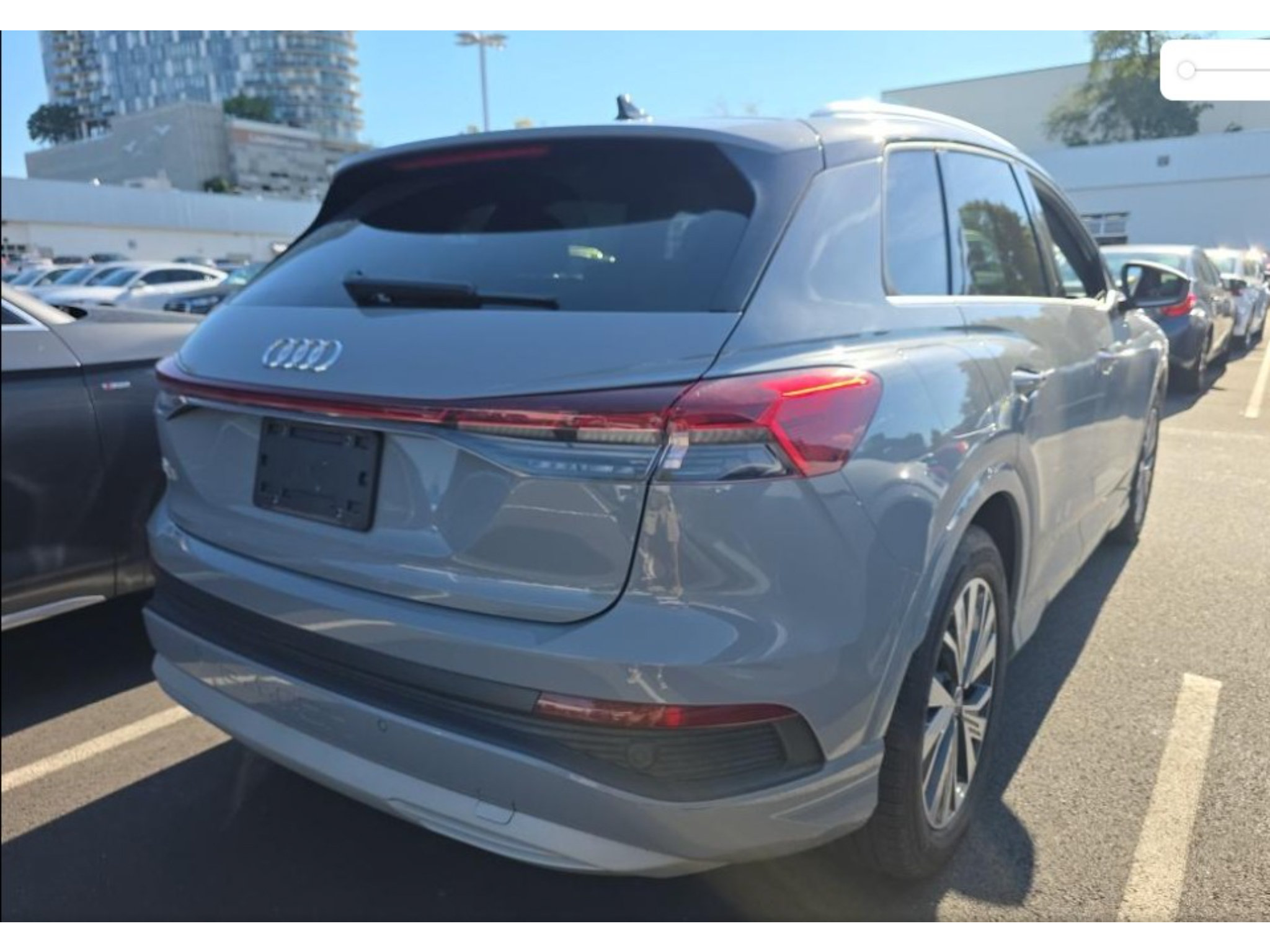 Used 2024 Audi Q4 e-tron Premium RWD image 3