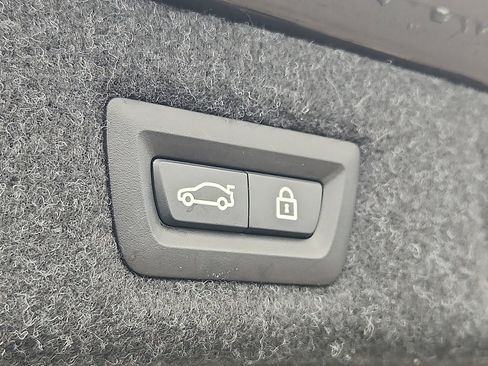 Used 2021 BMW 540i xDrive w/ Convenience Package image 30