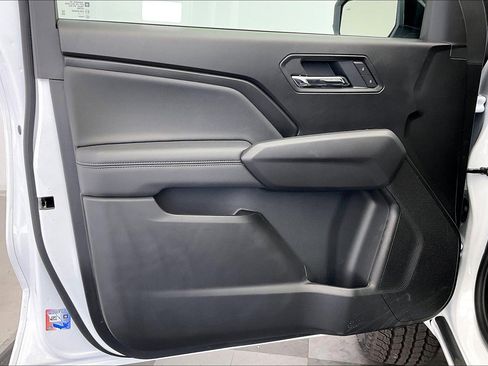 New 2025 GMC Canyon Elevation w/ Convenience Package image 12