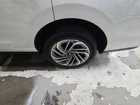 Used 2025 Lincoln Navigator Reserve image 11