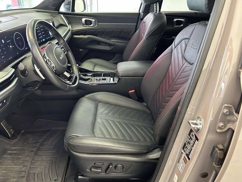 Used 2025 Kia Sorento SX Prestige AWD/4WD image 16