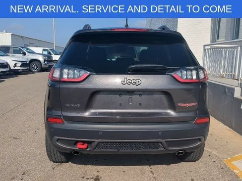 Used 2019 Jeep Cherokee Trailhawk w/ Cold Weather Group AWD/4WD image 5
