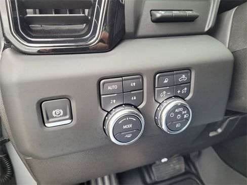 Used 2025 GMC Sierra 2500 AT4 w/ AT4 Premium Plus Package image 25