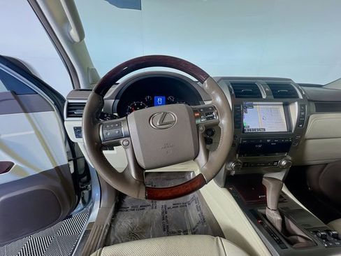 Used 2018 Lexus GX 460 Premium w/ Premium Package image 14