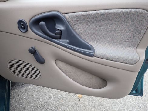 Used 1998 Chevrolet Cavalier Sedan w/ Preferred Equipment Group 1 image 29