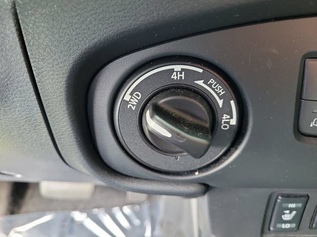 Used 2022 Nissan Frontier PRO-4X w/ Pro-4X Premium Package AWD/4WD image 33