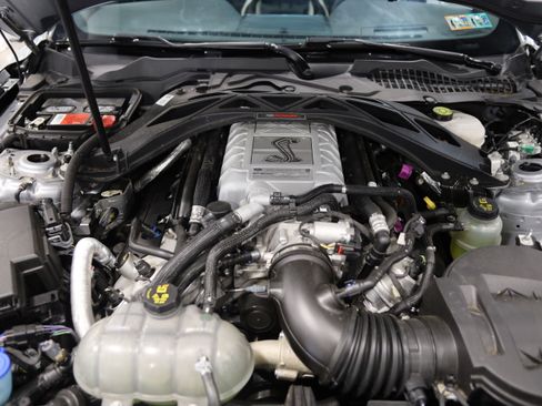 Used 2022 Ford Mustang Shelby GT500 w/ Technology Package RWD image 37