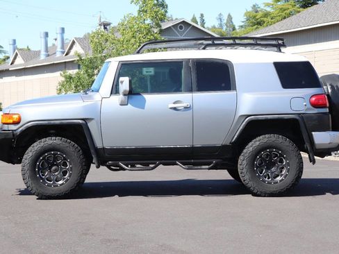 Used 2010 Toyota FJ Cruiser 4WD image 5