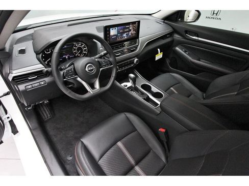 New 2026 Nissan Altima 2.5 SR FWD image 12