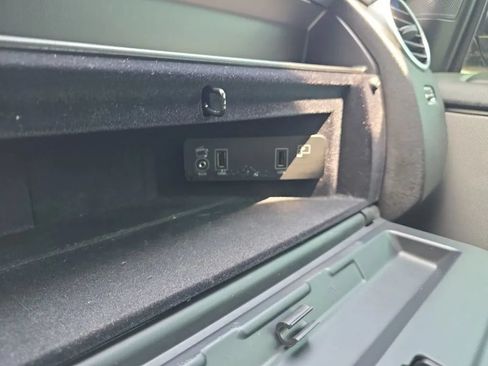 Used 2016 Land Rover LR4 HSE Silver Edition AWD/4WD image 37