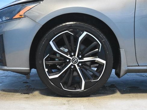 Certified 2025 Nissan Altima 2.5 SR image 21