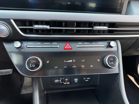 Used 2025 Hyundai Sonata SEL FWD image 12
