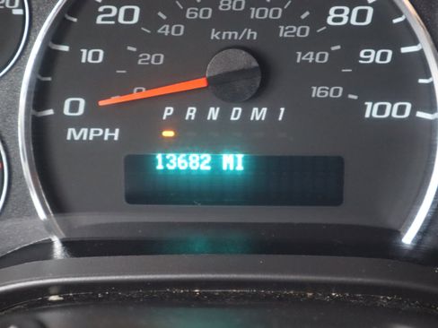 Used 2024 GMC Savana 2500 w/ Driver Convenience Package image 24