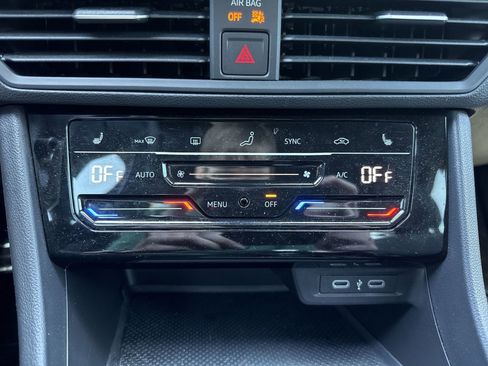 Used 2025 Volkswagen Jetta Sport FWD image 18