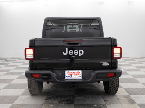 Used 2022 Jeep Gladiator Overland w/ Popular Equipment Package image 9