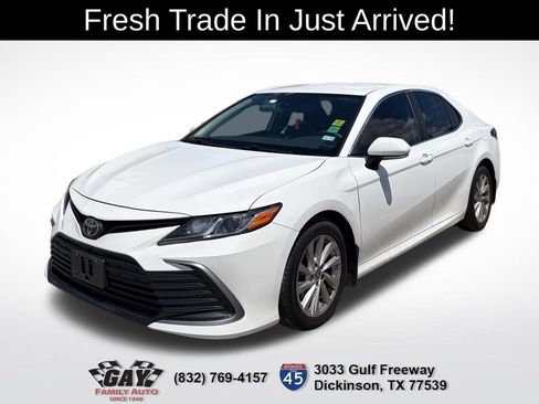 Used 2022 Toyota Camry LE w/ Convenience Package FWD image 3