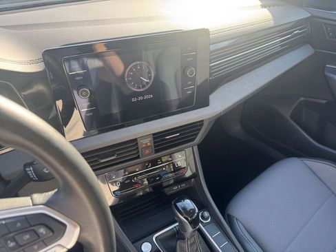 Used 2025 Volkswagen Jetta SE image 17