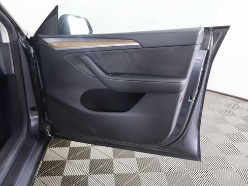 Used 2023 Tesla Model Y Long Range AWD/4WD image 26