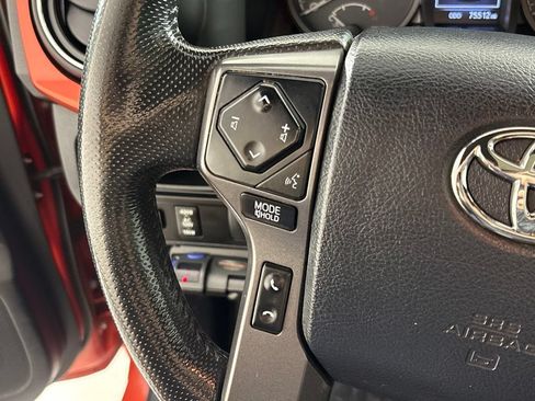 Used 2016 Toyota Tacoma TRD Sport AWD/4WD image 37