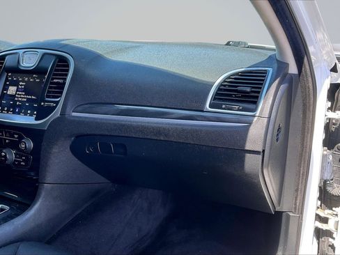 Used 2018 Chrysler 300 Touring w/ Sport Appearance Package image 17