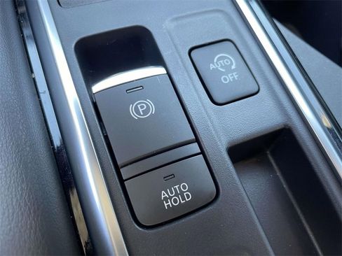 Used 2023 Nissan Pathfinder SV image 26