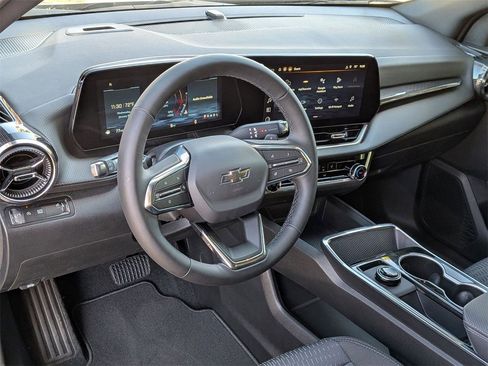 New 2026 Chevrolet Equinox LT w/ Midnight Edition FWD image 7