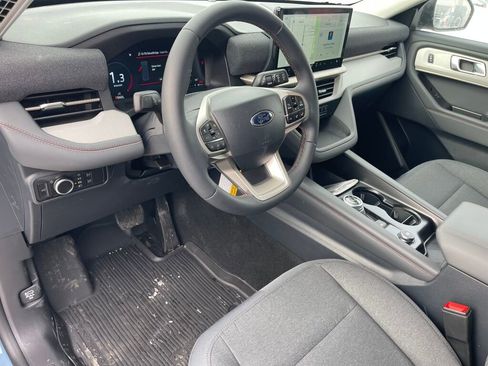 New 2026 Ford Explorer Active image 4