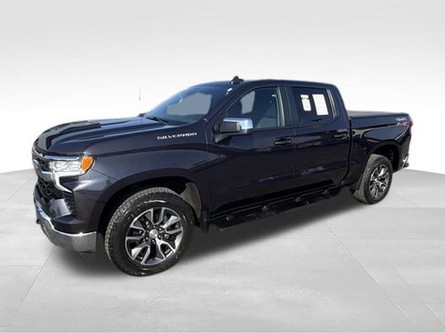 Used 2024 Chevrolet Silverado 1500 LT AWD/4WD image 2