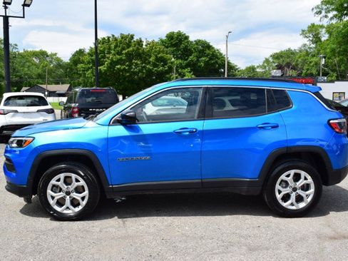Used 2025 Jeep Compass Latitude AWD/4WD image 11
