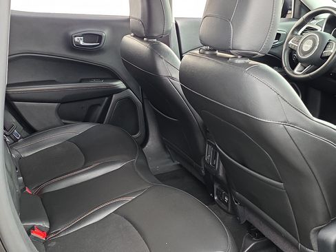 Used 2019 Jeep Compass Latitude w/ Popular Equipment Group FWD image 23