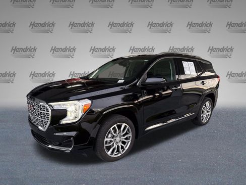 Used 2024 GMC Terrain Denali w/ Denali Premium Package AWD/4WD image 4