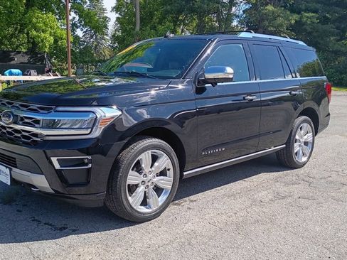 Used 2023 Ford Expedition Platinum AWD/4WD image 3