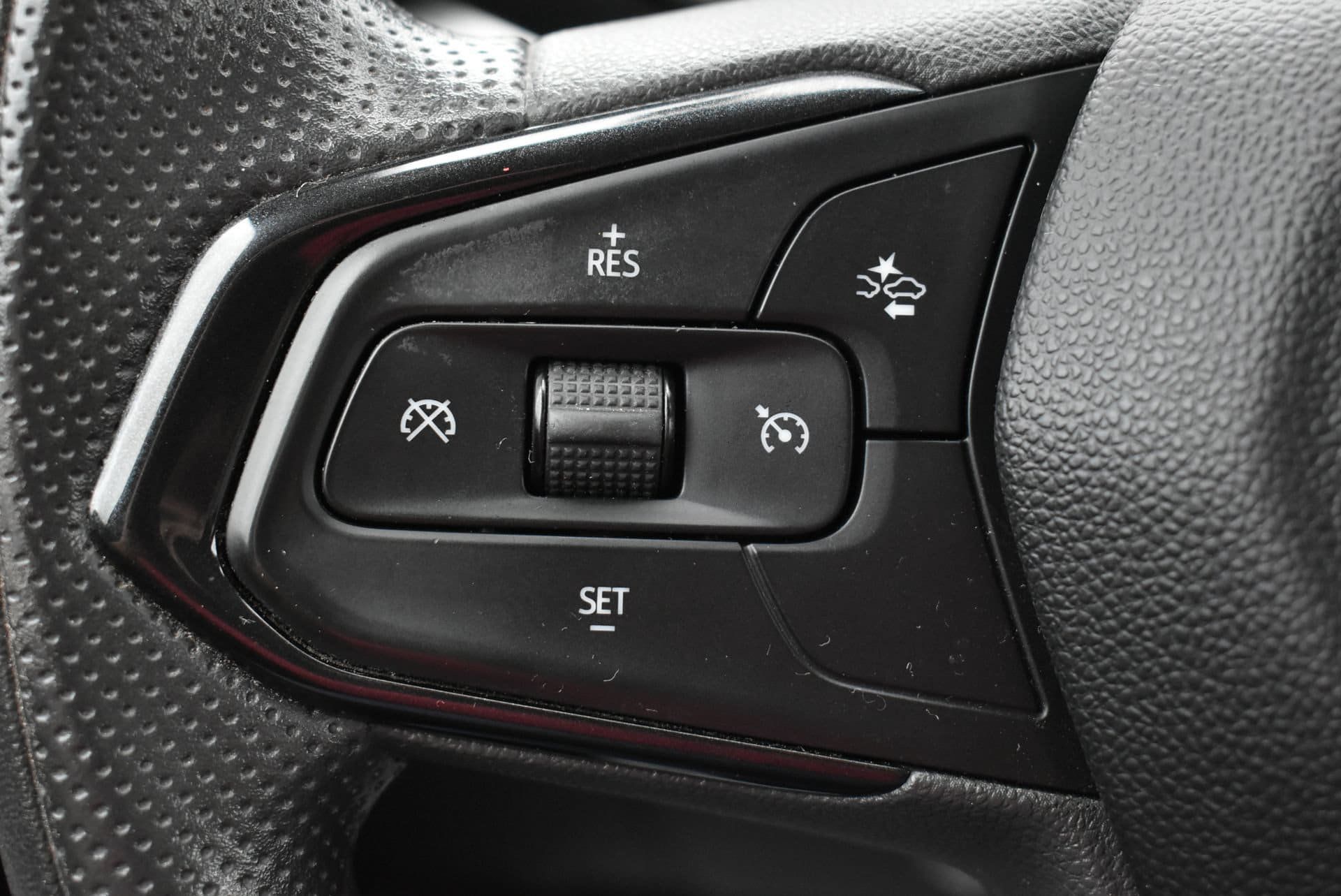 Used 2024 Chevrolet Trax LS FWD image 18