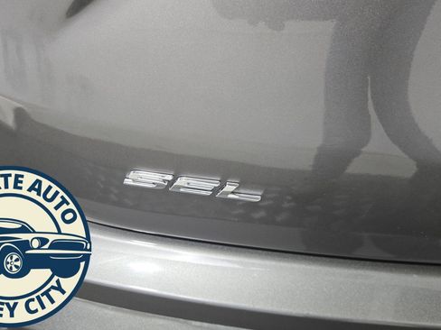 Used 2024 Ford Edge SEL image 24