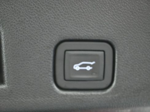 Used 2024 GMC Acadia Elevation w/ Luxury Package image 11