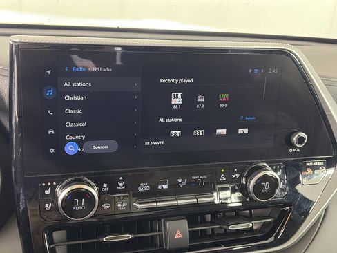 Used 2023 Toyota Highlander Platinum image 21