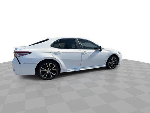Used 2019 Toyota Camry SE FWD image 8