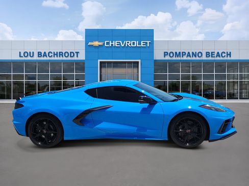 Used 2022 Chevrolet Corvette Stingray Preferred Cpe w/ Z51 Performance Package RWD image 2