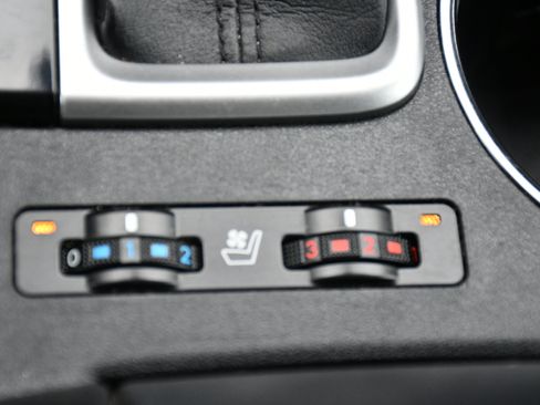 Used 2017 Toyota Highlander Limited Platinum image 16