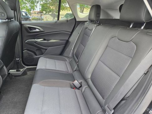 Used 2025 Chevrolet Trax LT w/ LT Convenience Package FWD image 27