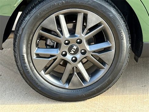 Used 2021 Kia Soul EX image 9