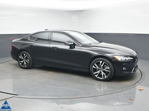 Used 2025 Volvo S60 B5 Plus image 1