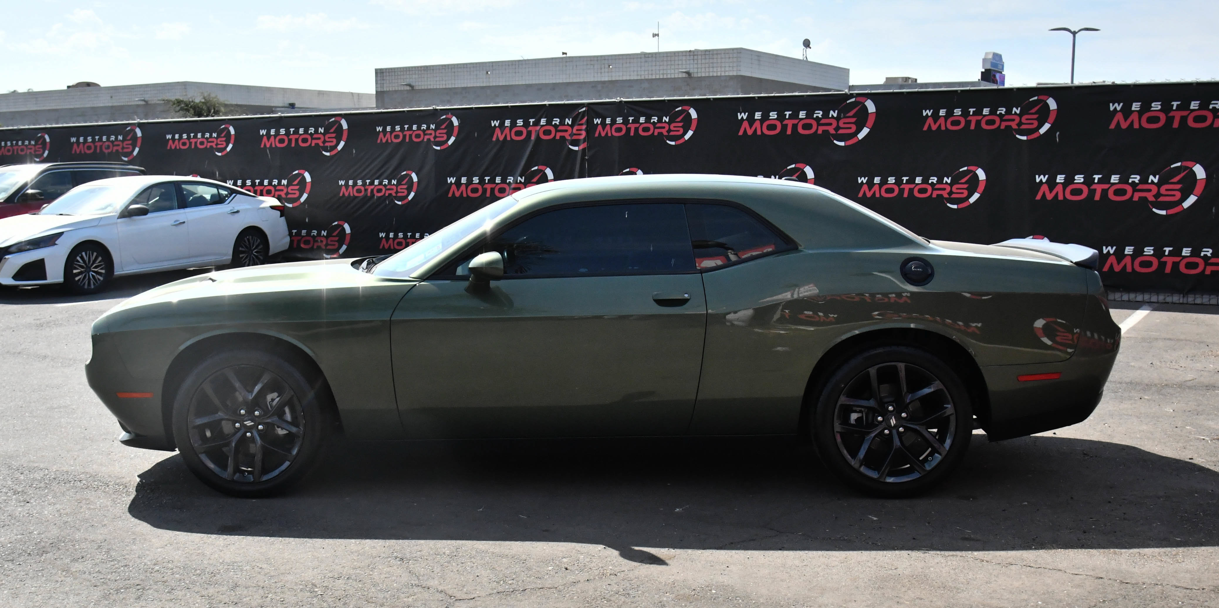 Used 2022 Dodge Challenger SXT w/ Blacktop Package RWD image 4