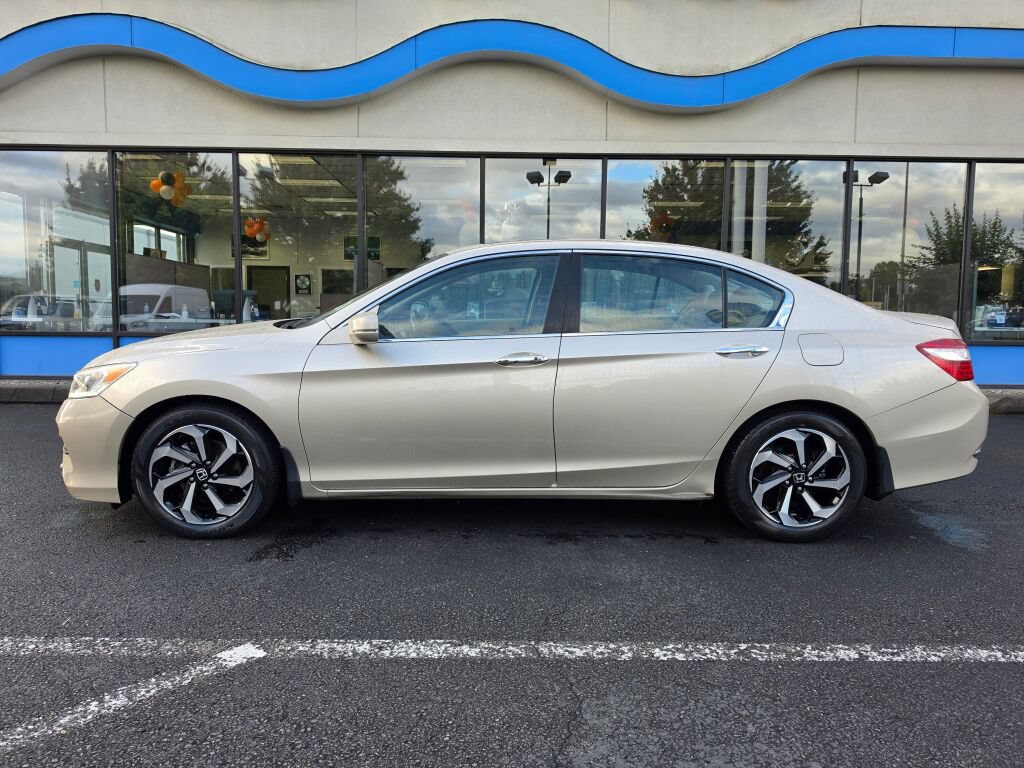 Used 2017 Honda Accord EX-L image 2