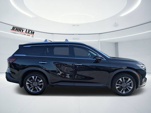 Used 2023 INFINITI QX60 Luxe w/ Cargo Package AWD/4WD image 2