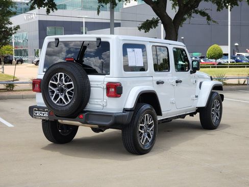 Used 2025 Jeep Wrangler Unlimited Sahara AWD/4WD image 7