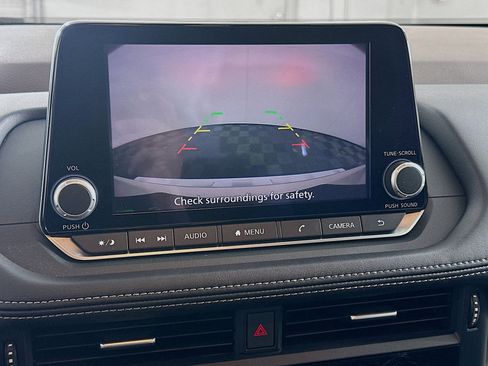 Used 2023 Nissan Rogue SV image 22